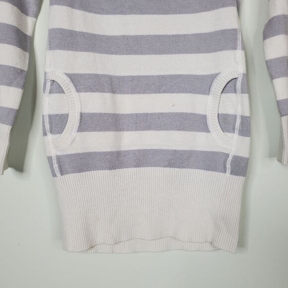 Urban Behavior Gray and White Stripe Front Pocket Sweater Dress Size Small - Picture 3 of 10